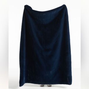 Sophie Faux Fur Throw Blanket, Navy